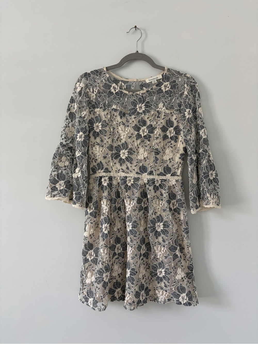 Francesca’s Ivory Black Floral Lace Bell Sleeve Fit and Flare Mini Boho Dress S